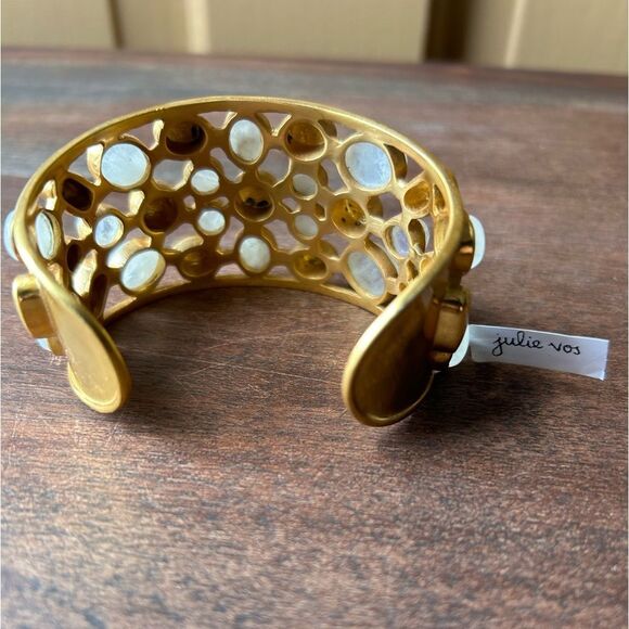 Julie Vos cuff bracelet gold and iridescent pearl NWT - Picture 5 of 8